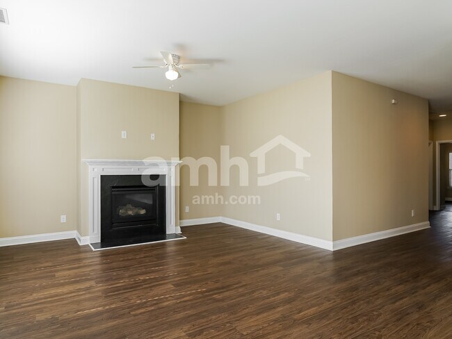 Building Photo - 559 Kerriann Lane