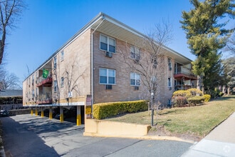 Building Photo - Lynbrook 44
