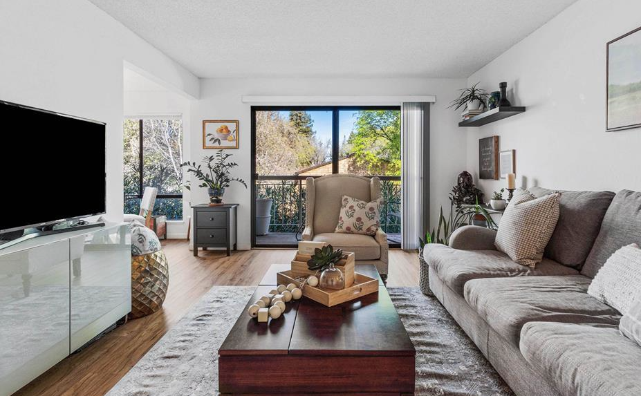 Foto principal - 480 N Civic Dr