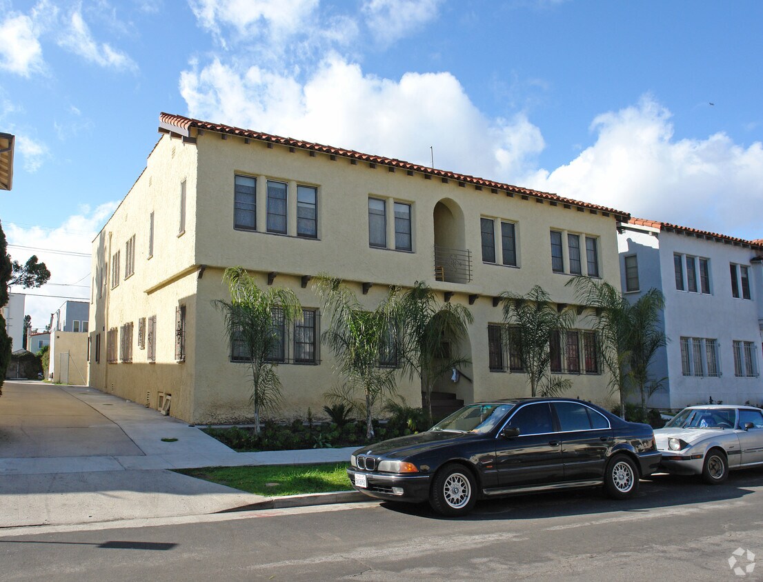 Foto principal - 365 N Spaulding Ave