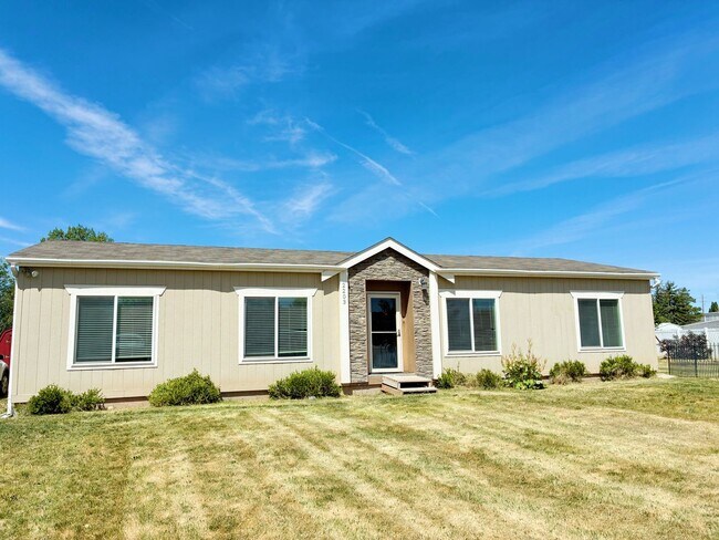 Building Photo - Beautiful 3 Bed, 2 Bath Home in Idaho Falls, Idaho!