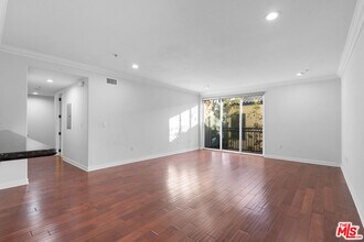 Building Photo - 1401 S St Andrews Pl