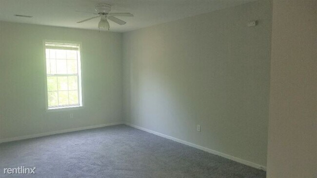 Foto del edificio - 3 br, 1.5 bath Condo - 128 Albany Dr