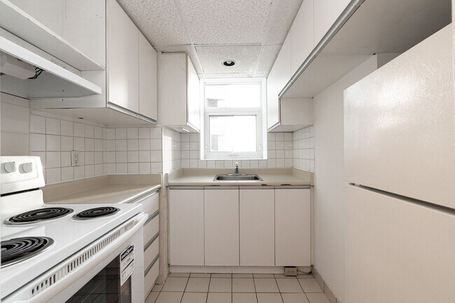 Photo du bâtiment - 49 St Clair Ave W