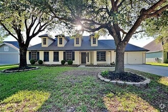 Building Photo - 22210 Summer Breeze Ln