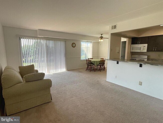 Foto del edificio - 125 Clubhouse Dr SW
