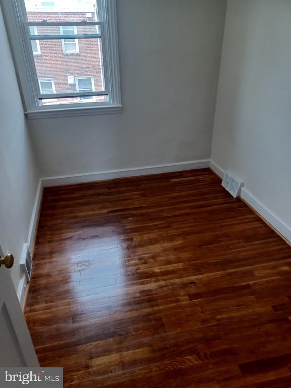 Building Photo - 7000 Kindred St