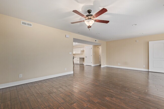 Building Photo - 1280 E Alameda Cir