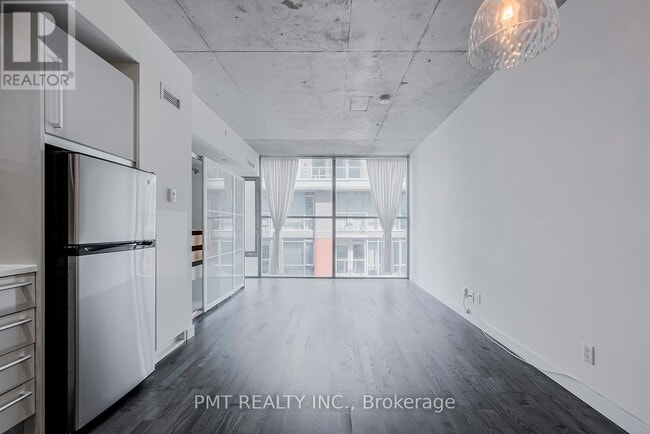 Building Photo - 25-625 Oxley St