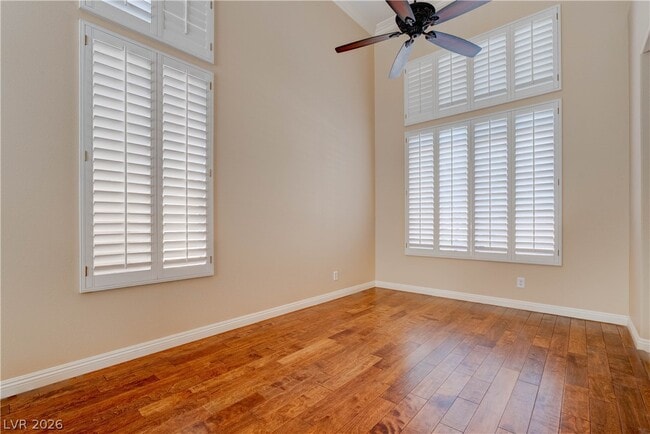 Building Photo - 1748 Royal Canyon Dr