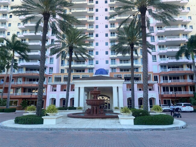 Foto del edificio - 785 Crandon Blvd