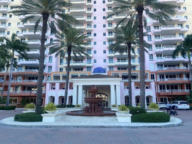 Building Photo - 785 Crandon Blvd