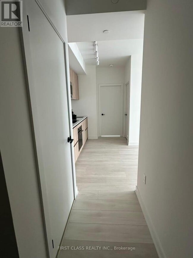 Building Photo - 117 Broadway Ave