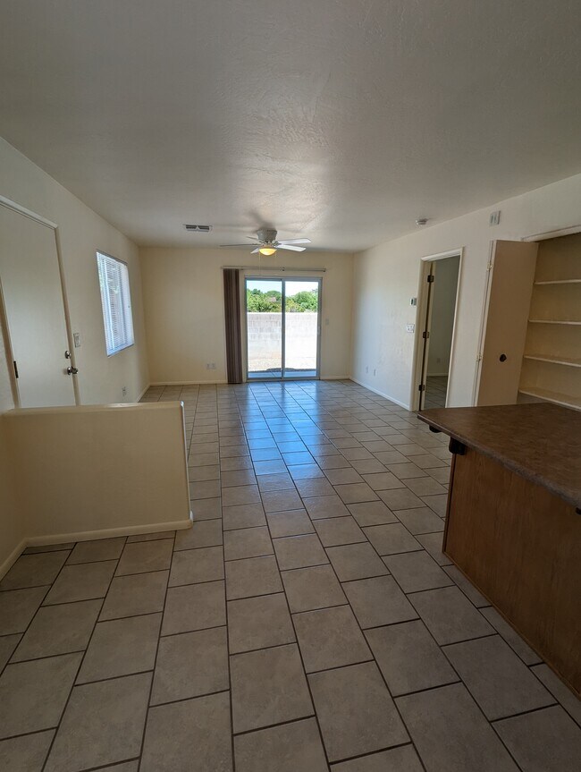 Building Photo - 90 E Cliff House Dr