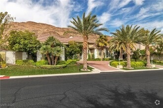 Building Photo - 2733 Red Arrow Dr
