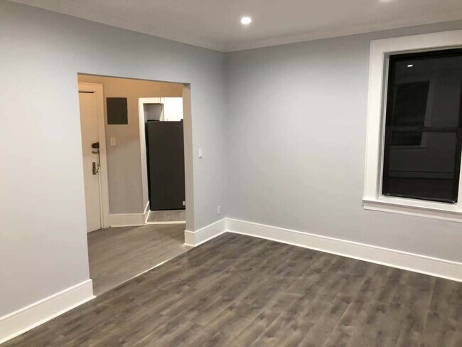 Foto del edificio - 553 Undercliff Ave