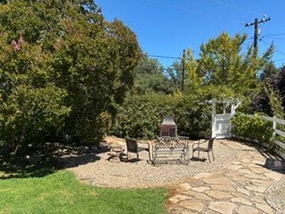 Building Photo - 2061 Los Encinos Rd