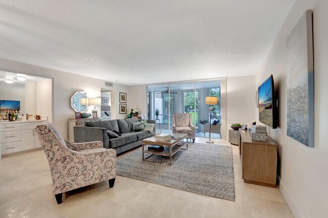 Building Photo - 7370 Orangewood Ln