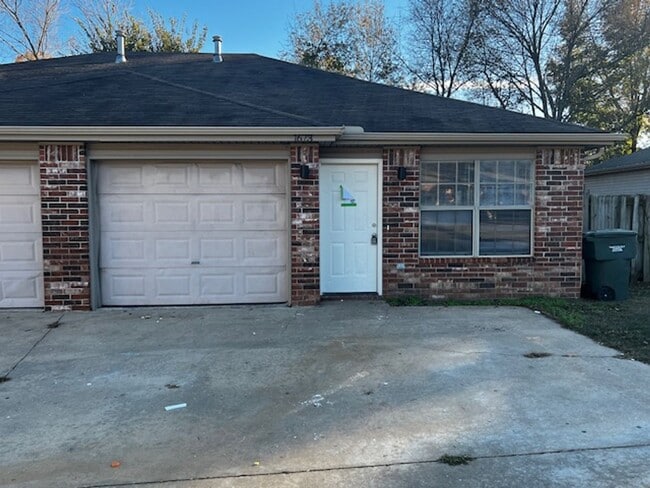 Foto del edificio - 1673-1675 E. Evalyn Circle