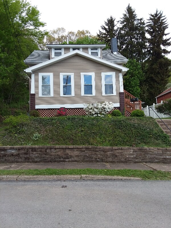 Foto del edificio - 716 Hazel Ave