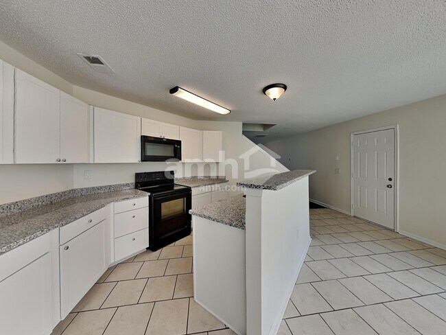 Foto del edificio - 8127 Deodora Cedar Ln