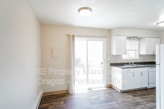 Building Photo - 1313 SE 130th Ave