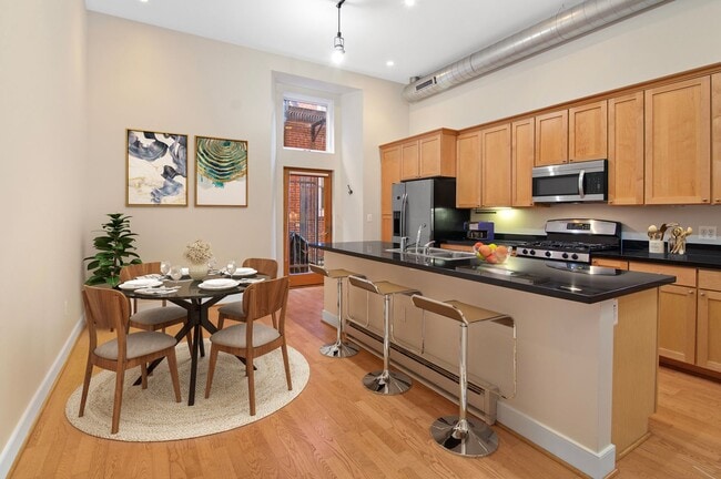 Building Photo - Contemporary 2 BR, 2.5BA in Historic Ridge...
