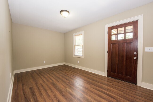 Foto del edificio - 108 Mimosa Ave