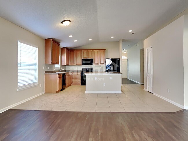 Building Photo - 2878 Spoonbill Trl