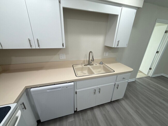 Building Photo - 227 S Lee St