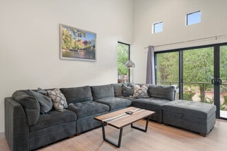 Building Photo - 30 Moondance Ln