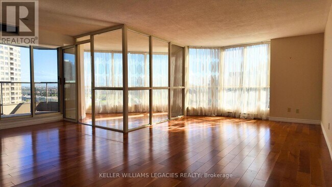 Building Photo - 55-1155 Kingsbridge Garden Cir