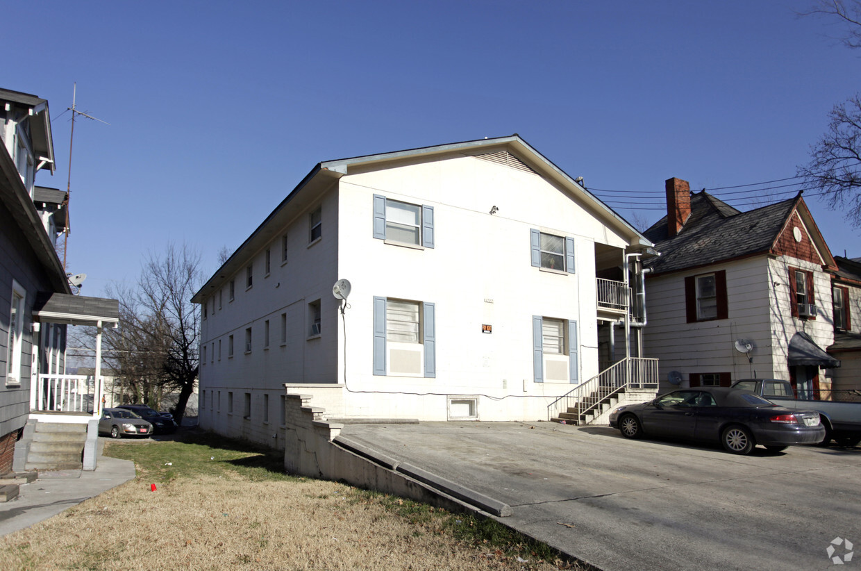 Primary Photo - 1707 Highland Ave