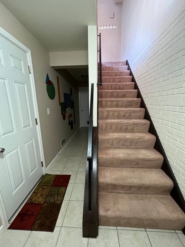 Entrance - 301 Woodbridge Dr