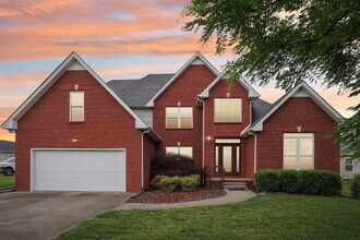 Building Photo - 754 McClain Dr