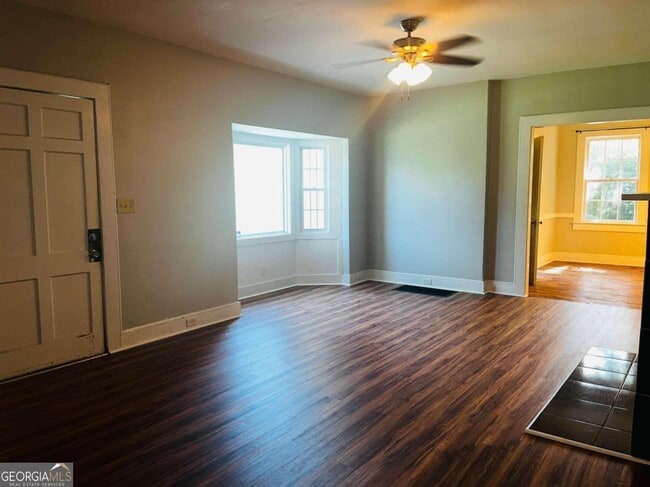 Building Photo - 507 Sylvan Dr