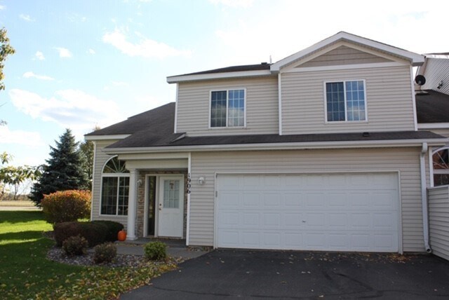Foto principal - Spacious End Unit Townhouse
