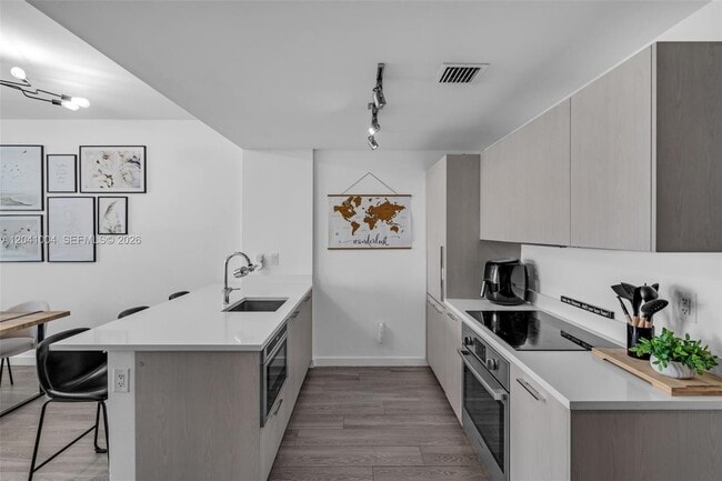 Foto del edificio - 501 NE 31st St