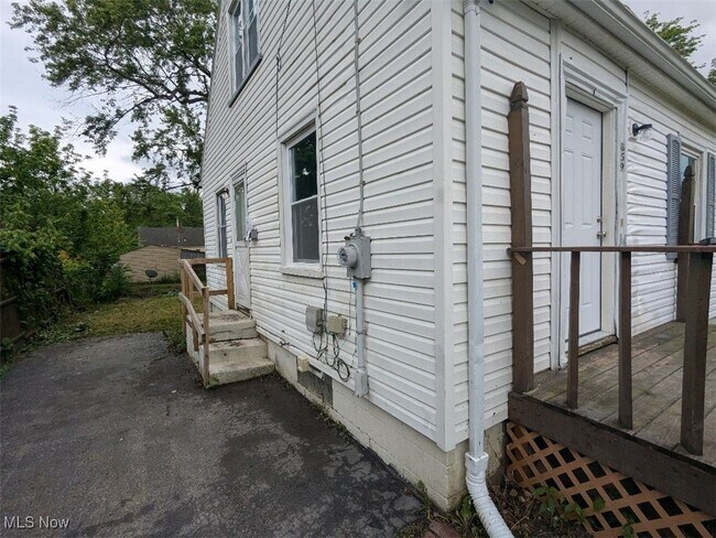 Foto del edificio - 859 E Avondale Ave