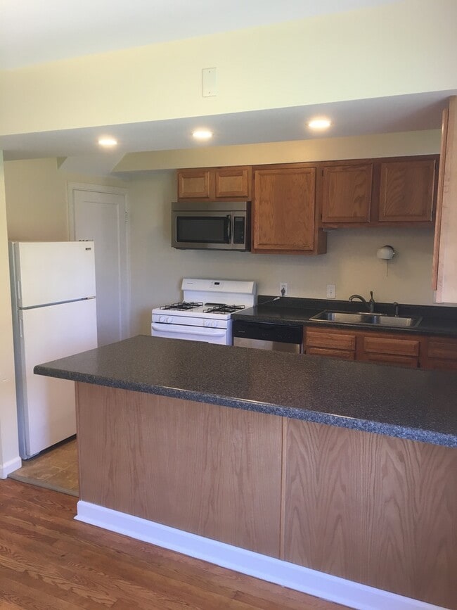 Building Photo - 1869 N Star Rd