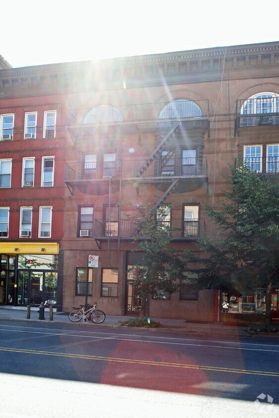 Building Photo - 283 5th Ave