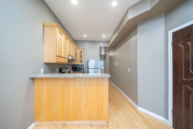 Building Photo - 209 Webster Ave