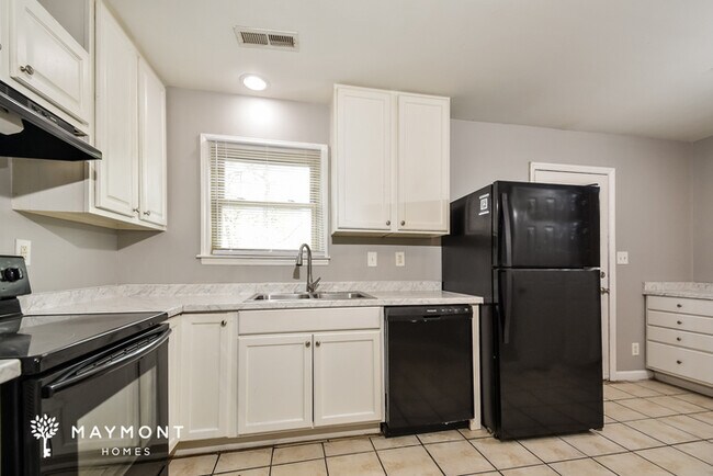 Building Photo - 1 Pyracantha Ct