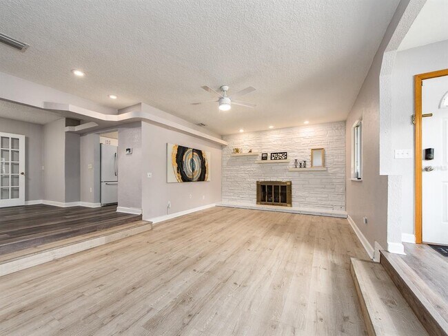 Building Photo - 1549 Linwood Dr