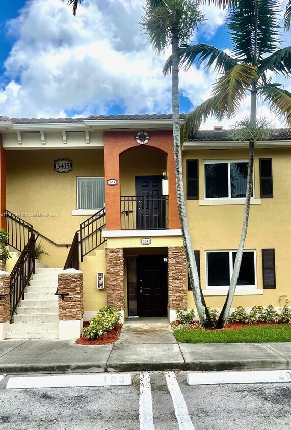 Foto principal - 3415 NE 9th Dr