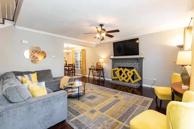 Building Photo - 6107 Highcastle Ct