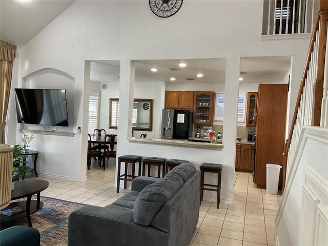 Building Photo - 2206 N Carroll Ave