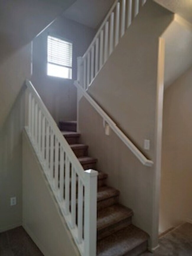 Building Photo - Park Central @ Augusta Ranch townhome (Ell...