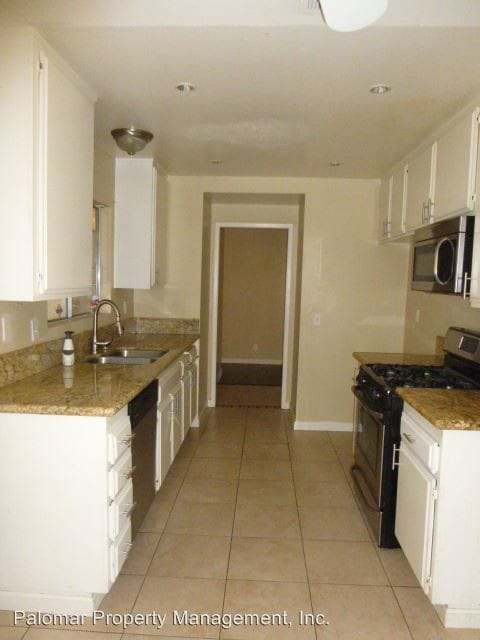 Building Photo - 1383 Pleasant Hill St