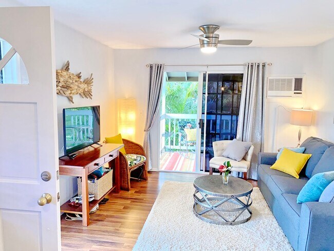 Foto del edificio - Beautiful and Bright, Nicely Furnished top floor Keonekai Villages condo-- recently remodeled and...